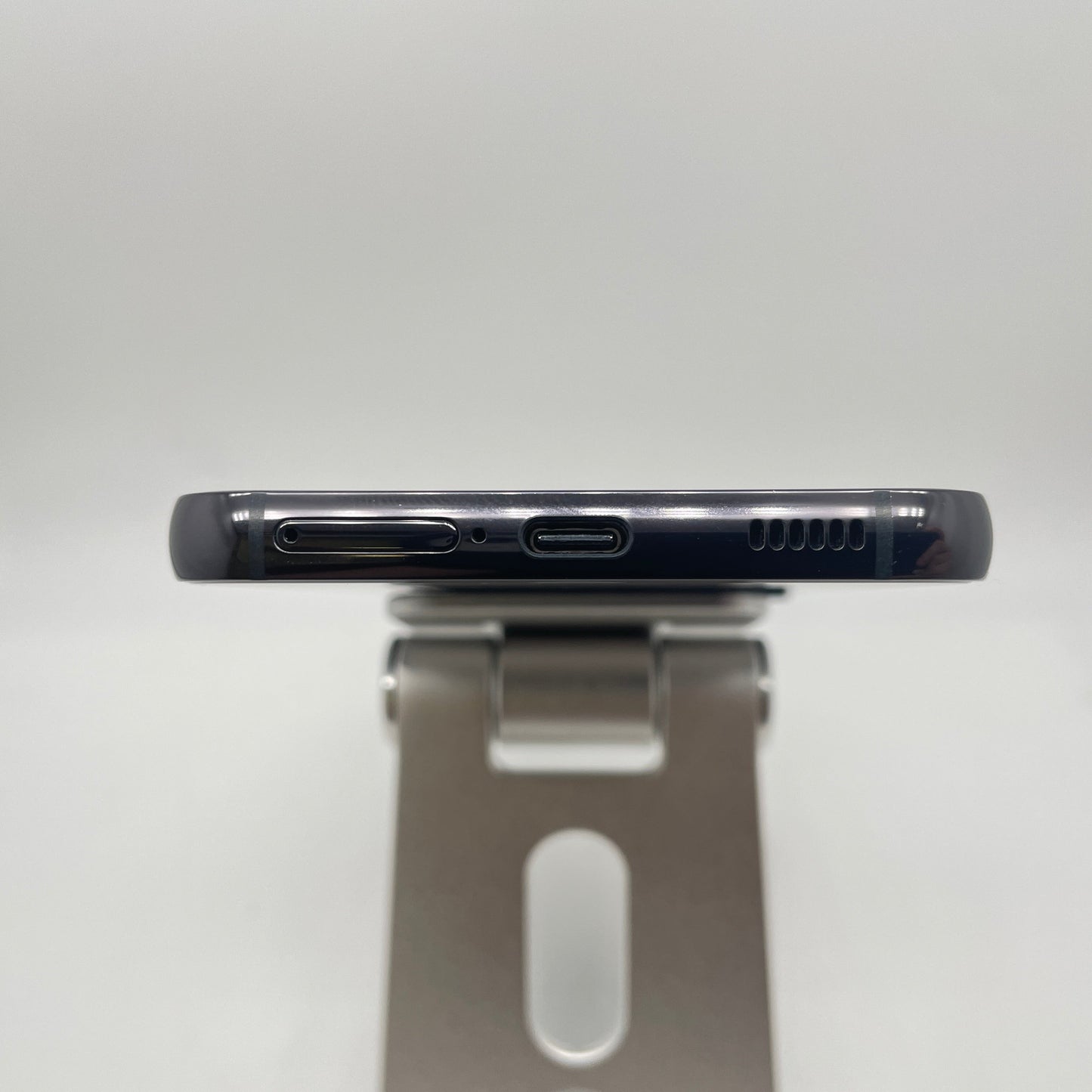 Samsung Galaxy S22 5G 128GB Phantom Black Unlocked Good Condition